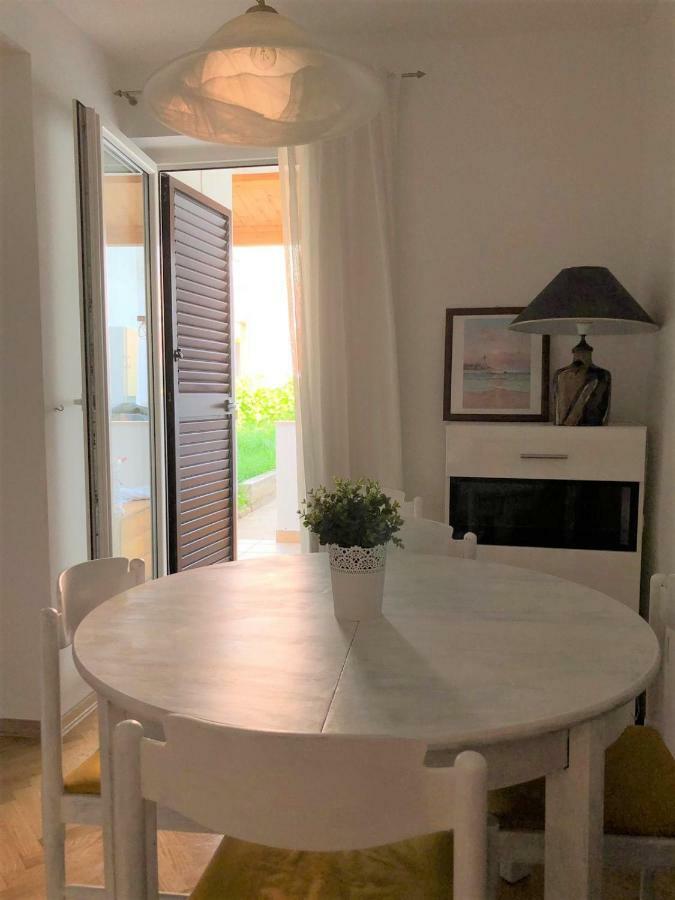Apartman Gloria Apartment Mali Losinj Exterior photo